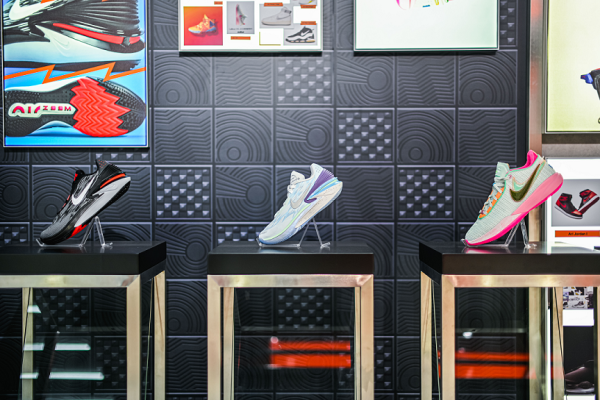 大圣配资 业绩下滑的耐克瞄准她经济，联手卡戴珊能否再造一个乔丹？